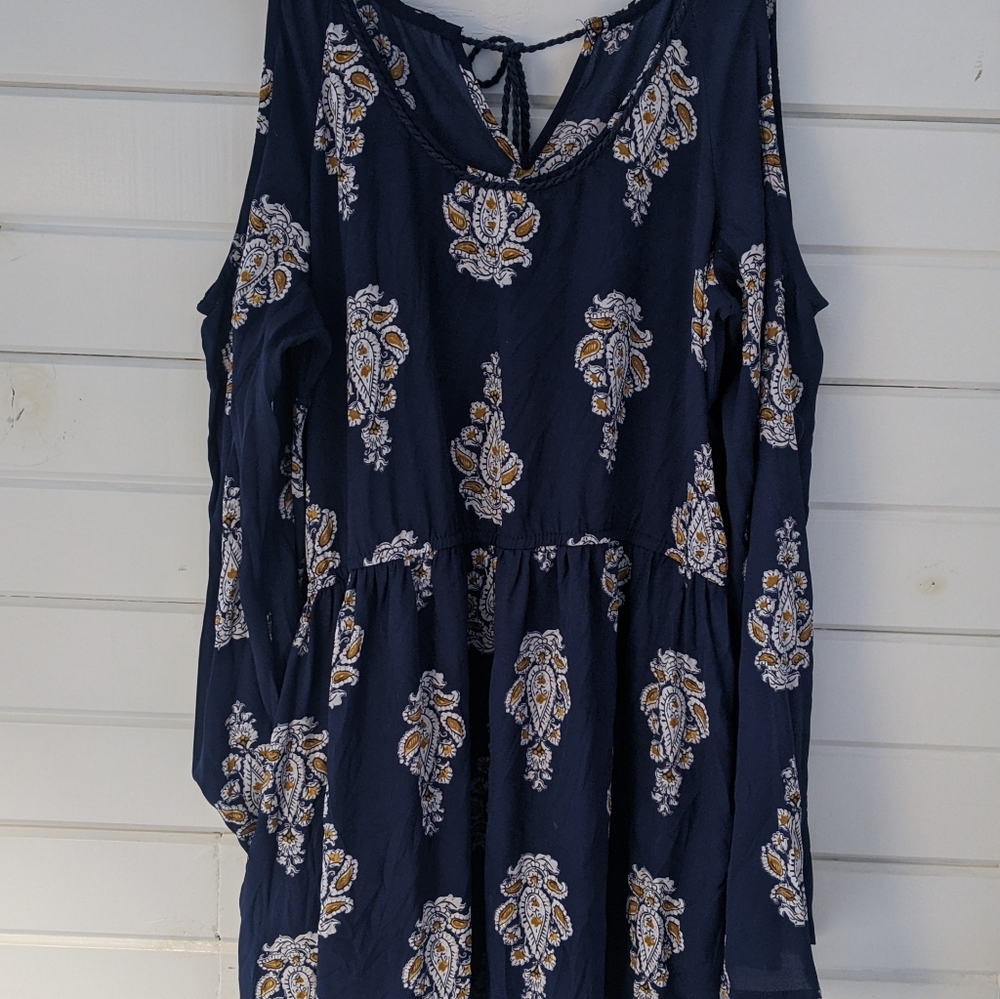 5 / $25 🧡 cold shoulder dress